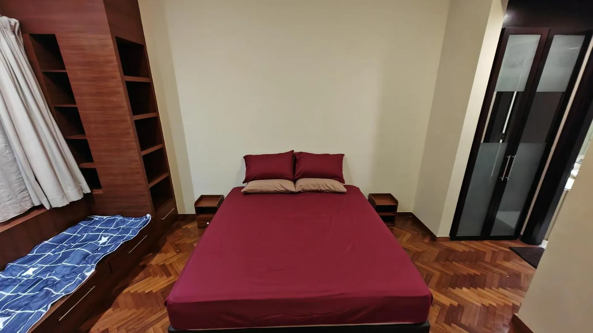 Sweet Cozy Marina Suite At Straits Quay contacts